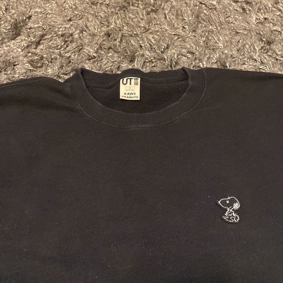 KAWS x Uniqlo x Peanuts Small Snoopy Sweatshirt - Picture 2 of 6